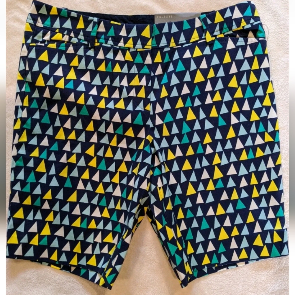 Talbots Perfect Short 9.5" Shorts Sz 8P Blue/Green/Yellow/White Triangles - NWT